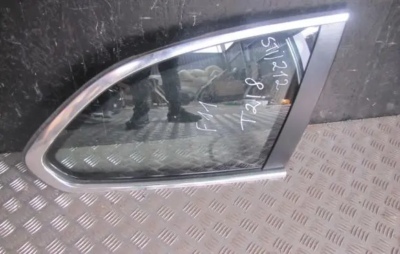 BMW 5 F10 F11 Rear vent window glass STI212