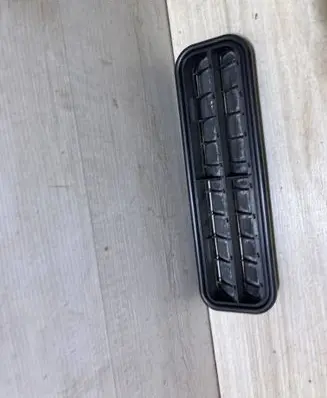 Mercedes-Benz CLS C219 Quarter panel pressure vent A2118300042