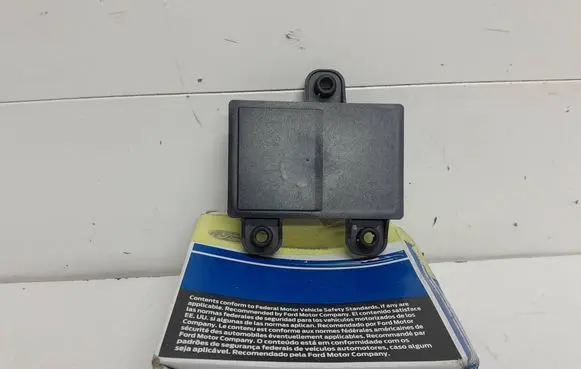 Ford Focus Distronic sensor radar JX7T9G768AD