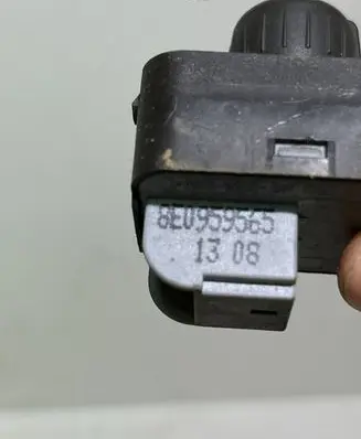 Audi A3 S3 8P Wing mirror switch 8E0959565 1308