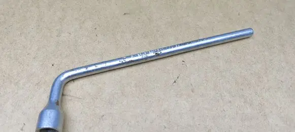 Mercedes-Benz CLK A209 C209 Wheel nut wrench A2215810001