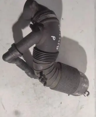 Skoda Octavia Mk2 (1Z) Air intake hose/pipe 3C0129654P