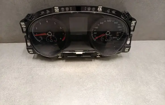 Volkswagen Golf VII Speedometer (instrument cluster) 5G0920861 VDD02412