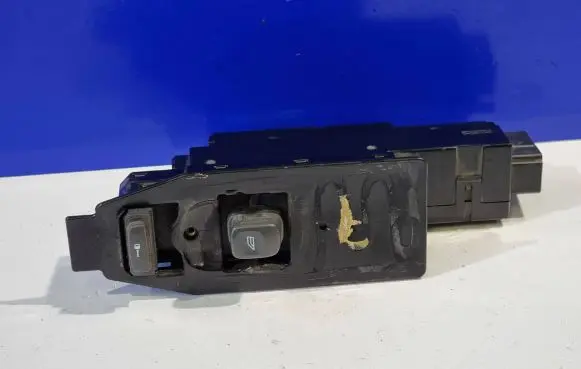 Volvo V70 Electric window control switch 9452961