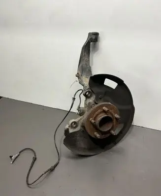 Land Rover Range Rover Sport L320 Front wheel hub spindle knuckle RUB500120