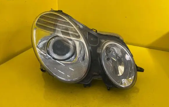 Mercedes-Benz E W211 Headlight/headlamp A2118201561