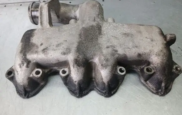 Audi A6 S6 C5 4B Intake manifold 028129713K