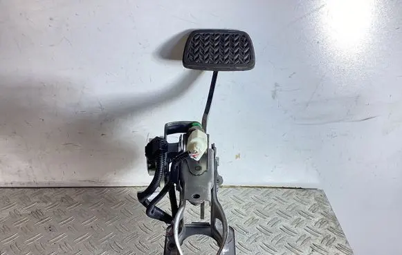 Lexus GS 250 350 300H 450H Brake pedal 8951033020 4712130080