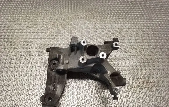 Citroen Berlingo Engine mounting bracket 9674030280
