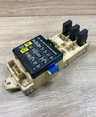 Subaru Legacy Fuse module 960713