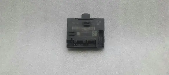 Audi A3 S3 8V Door control unit/module 5Q0959592D