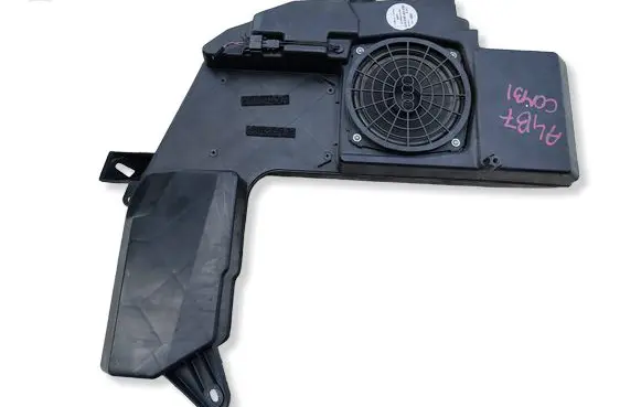 Audi A4 S4 B7 8E 8H Subwoofer speaker 8E9035382D