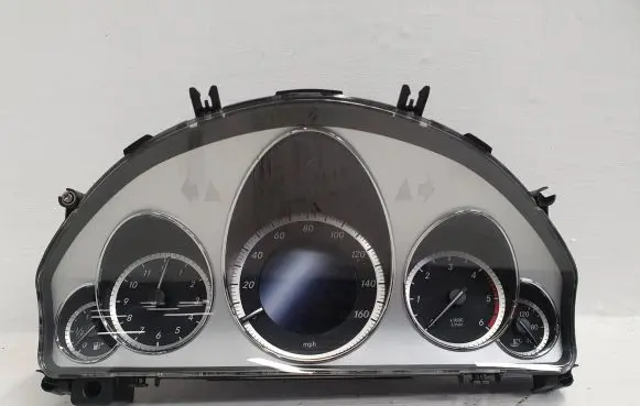 Speedometer (instrument cluster)