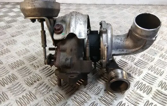 Toyota Corolla Verso E121 Turbo 172010R010