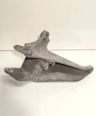 Gearbox mounting bracket