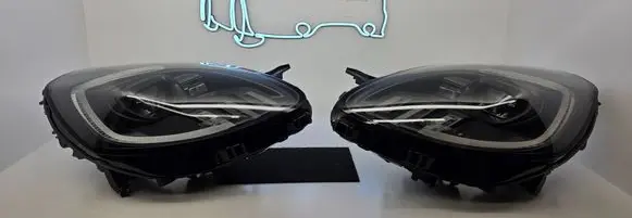 Ford Puma Headlight/headlamp R1TB13E017AD R1TB13E016AD