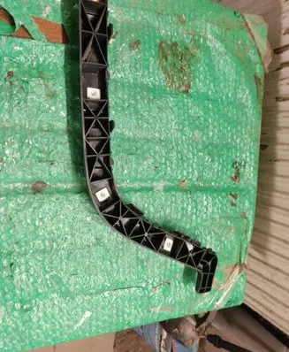 KIA Sorento Bumper support mounting bracket corner 86661C5000