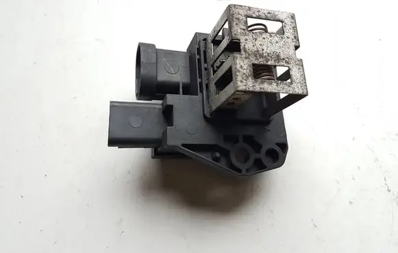 Citroen C3 Coolant fan relay 9827892380