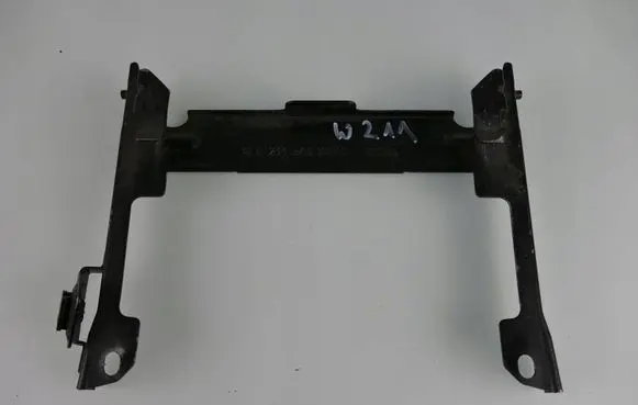 Mercedes-Benz E W211 Other engine bay part A2115459640