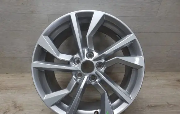 Audi TT TTS RS Mk3 8S R18 alloy rim 8S0601025AN