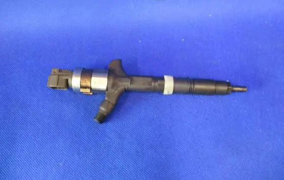 Toyota RAV 4 (XA20) Fuel injector 2367027030 02D31128