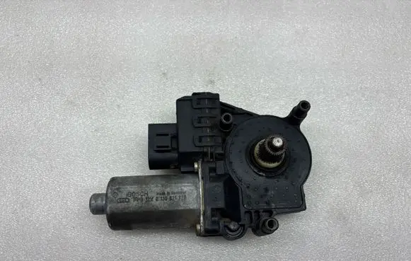 Audi A6 Allroad C6 Front door window regulator motor 0130821775