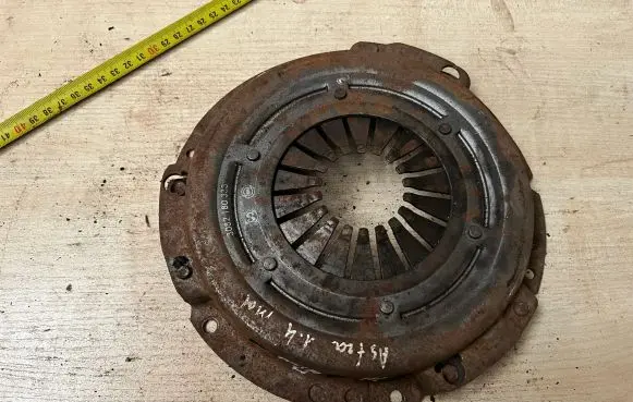 Opel Astra J Pressure plate 3082180333