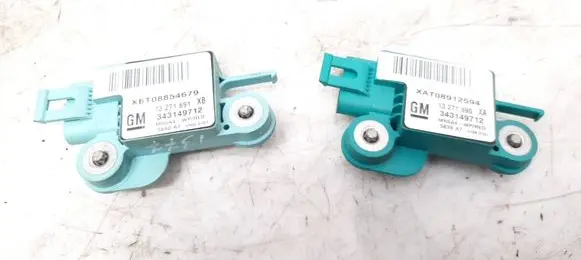 Opel Meriva A Airbag deployment crash/impact sensor 343149712 13271690 13271691