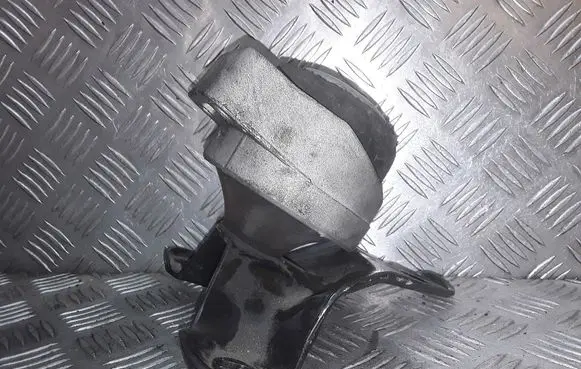 Ford Mondeo Mk III Engine mount bracket 1s716f012