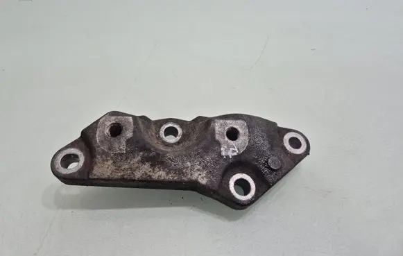 Volvo XC60 Gearbox mounting bracket 