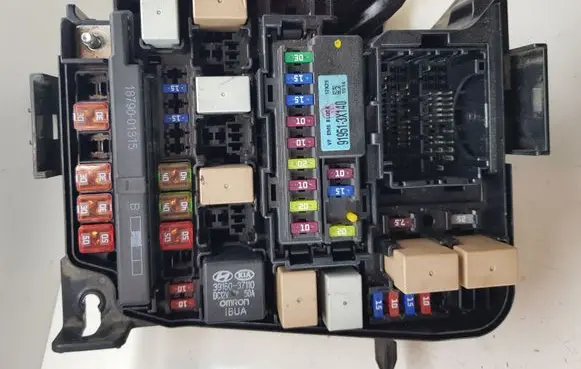 Hyundai i40 Fuse box set 912033Z190