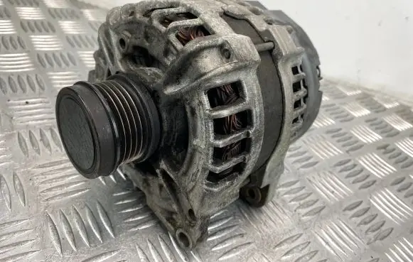 Mercedes-Benz A W176 Generator/alternator A0009060022 120315 0125711030