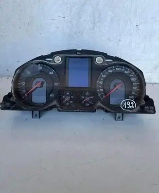 Volkswagen PASSAT B6 Speedometer (instrument cluster) 3C0920870Q X0033000