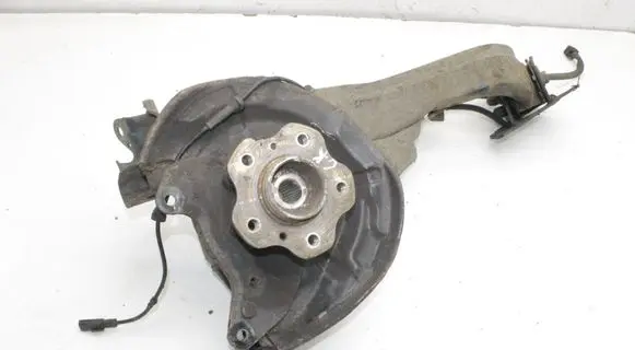 Nissan Qashqai Rear wheel hub spindle/knuckle 
