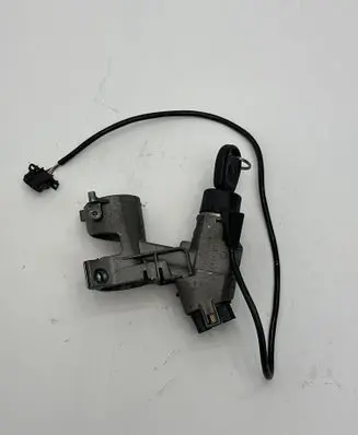 Volkswagen Multivan T4 Ignition lock 701905851A
