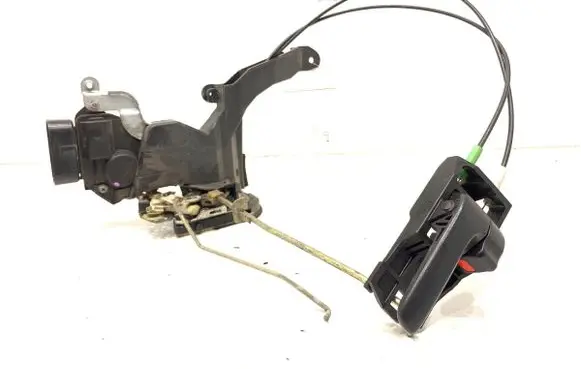 Toyota RAV 4 (XA20) Front door lock