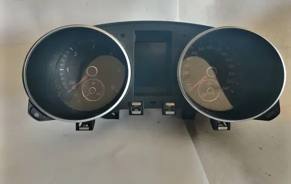 Volkswagen Golf VI Speedometer (instrument cluster) 5K0920