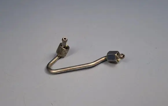 Fuel injector supply line/pipe