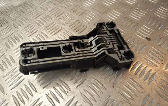 Volkswagen PASSAT B5 Tail light bulb cover holder 3B9945257