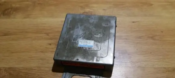 Mitsubishi Carisma Engine control unit/module md760657 g1t17171e1