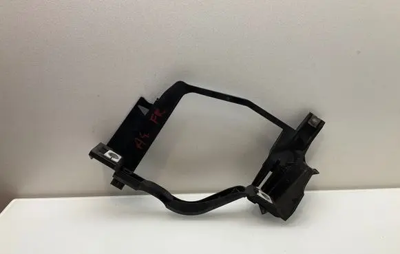 BMW 5 E60 E61 Headlight/headlamp mounting bracket 15873800