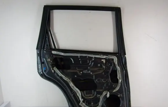 SsangYong Rexton Rear door