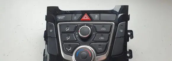 Hyundai i30 Climate control unit 97250A5XXX