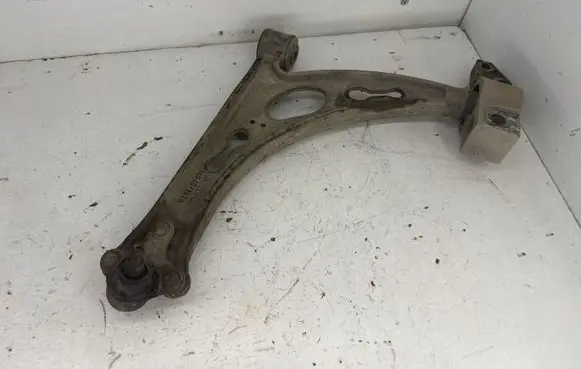 Volkswagen Touran I Front lower control arm/wishbone 1K0407153G