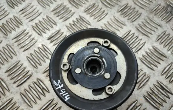 Volkswagen PASSAT B8 Air conditioning compressor pulley 