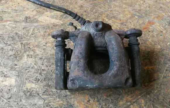 BMW 1 E81 E87 Front brake caliper