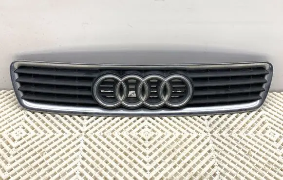 Audi A4 S4 B5 8D Front grill 8D0853651R