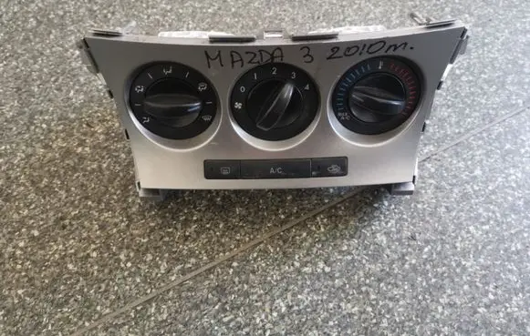 Mazda 3 II Climate control unit BBM49E20