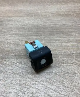 Opel Omega B1 Seat heating switch 90565718