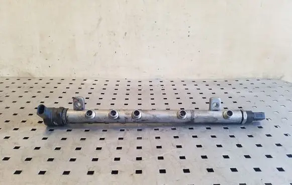 Mercedes-Benz A W169 Fuel main line pipe A6400701295 A6110780449 0281002494